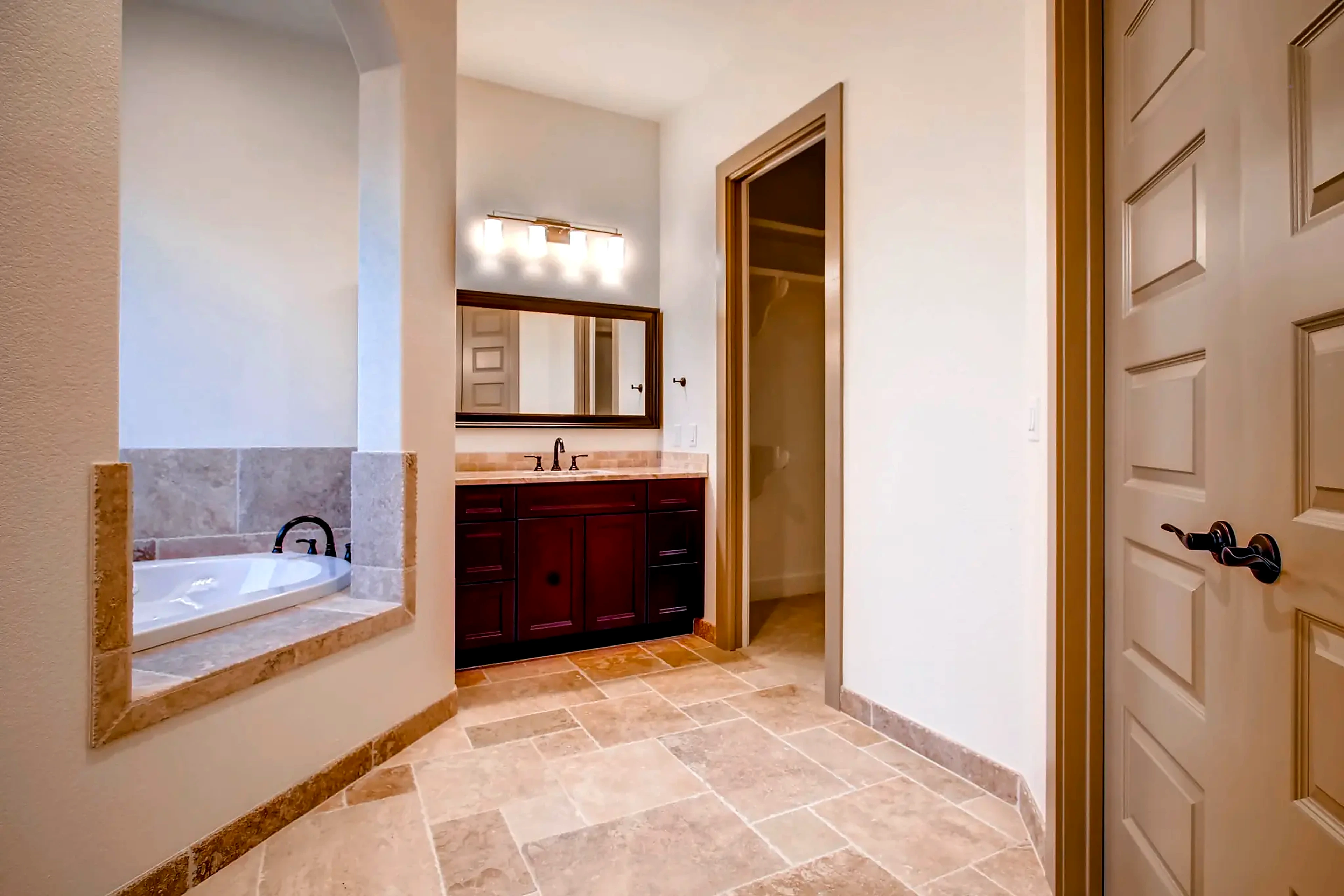 Highlander — photo 15